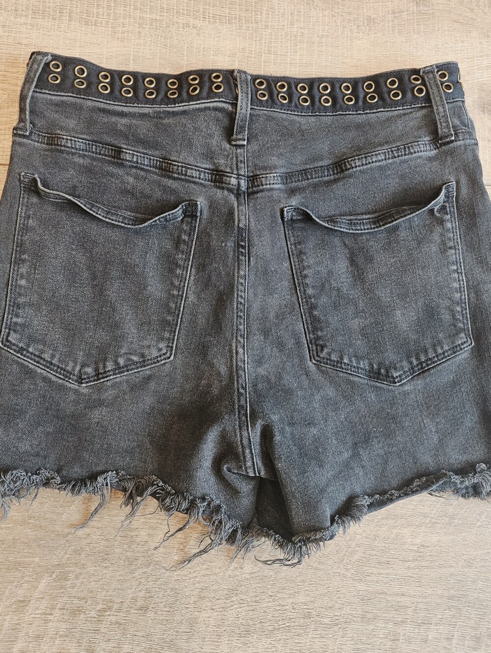 Madewell Black Grommet Waist Cutoff Denim Shorts Size 31 Raw Hem